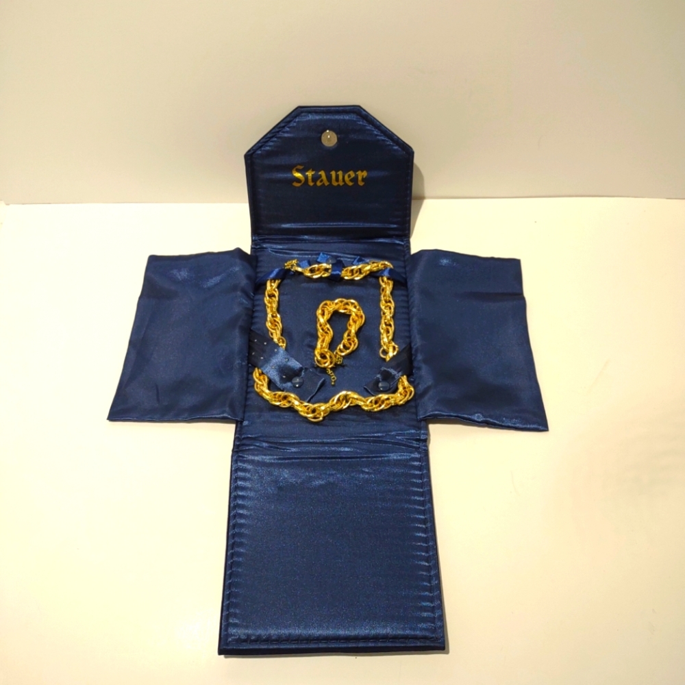 Stauer Gold Fashion link necklace and bracelet